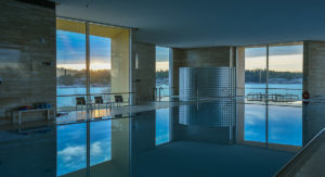 Fina utsikter från poolen i Regatta spa i Hangö